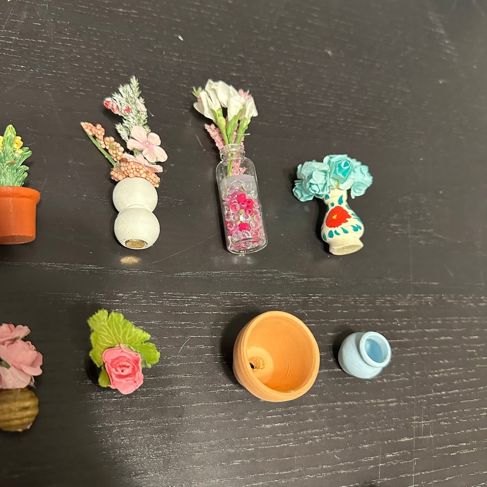 Vintage Miniature Dollhouse Flowers Plants Lot Potted Floral Vases 50 Pieces - Picture 8 of 10